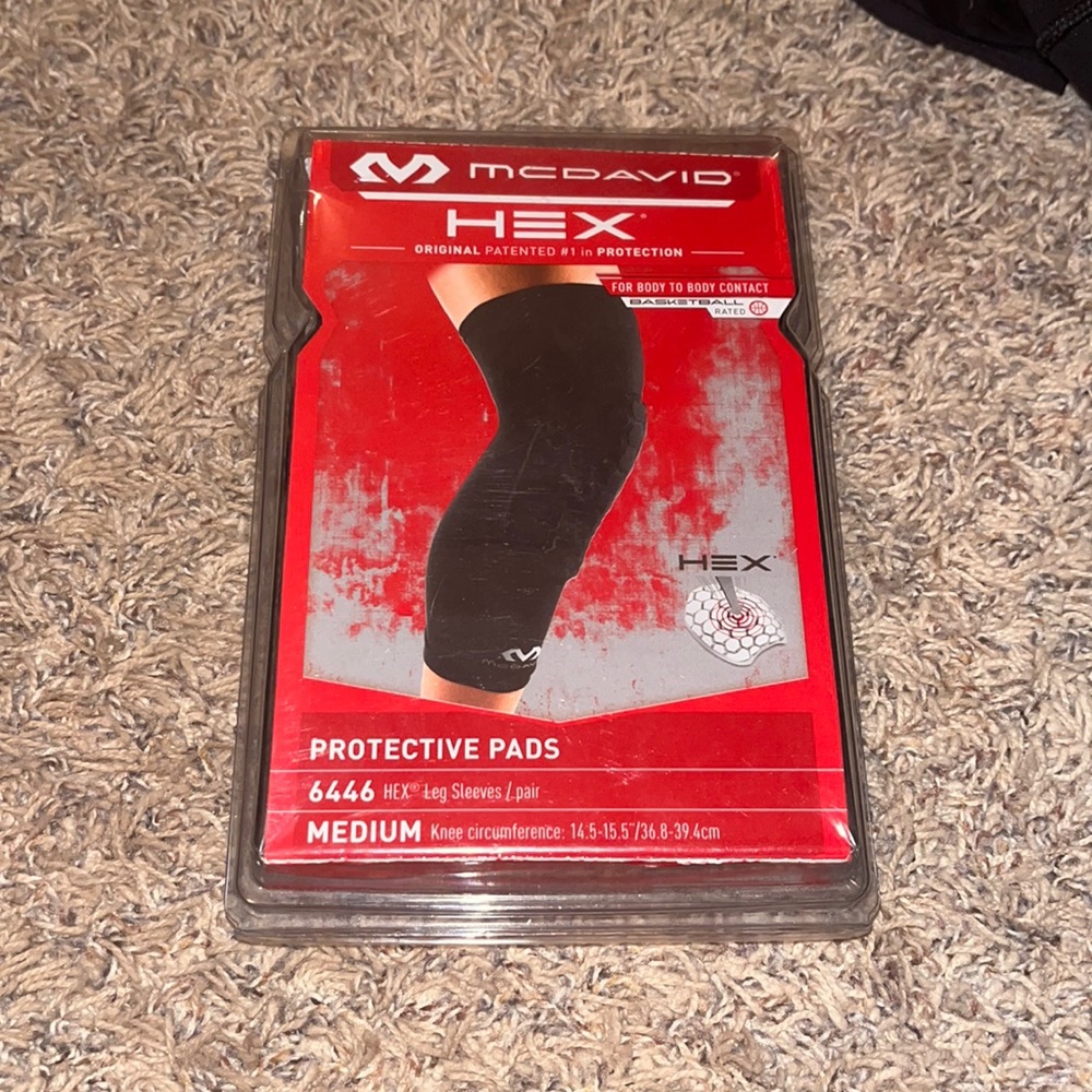 NEW McDavid HEX protective knee pads